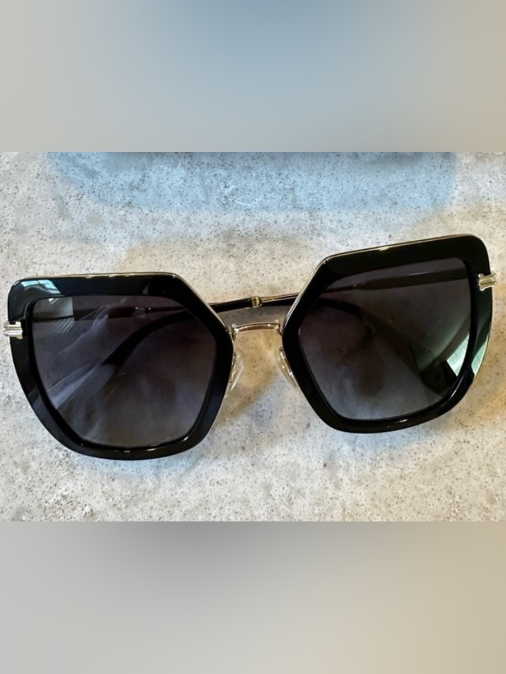 Marc Jacob Black Sunglasses with Case
